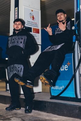 Cargar imagen en el visor de la galería, MIDNIGHT TRACKSUIT